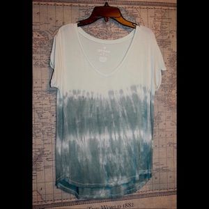 Ombré Teal American Eagle V-Neck Top